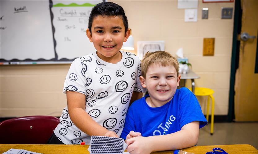 Students make paper houses